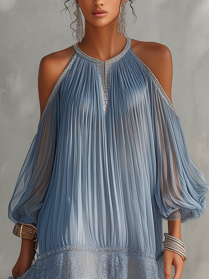 Abito Mini Arricciato Blu con Spalle Scoperte e Orlo in Pizzo